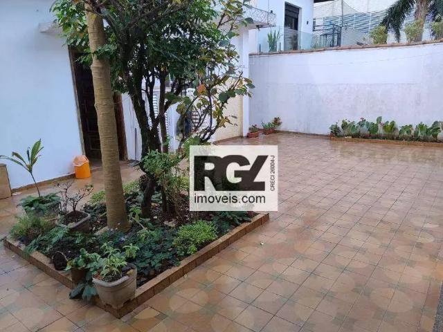 Casa / Sobrado para Locação em Santos/SP Embaré 4 Quartos