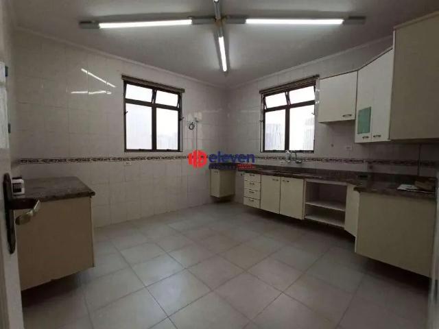 Casa / Sobrado para Locação em Santos/SP Embaré 4 Quartos