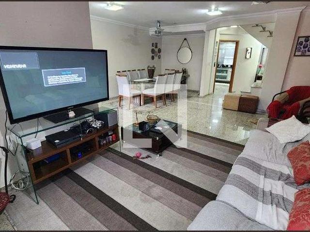 Casa / Sobrado para Locação em Santos/SP Embaré 4 Quartos