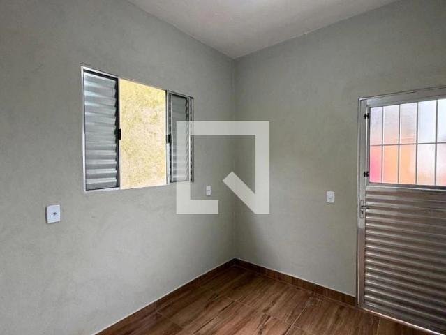 Casa / Sobrado para Locação em Santos/SP Morro Nova Cintra 1 Quartos