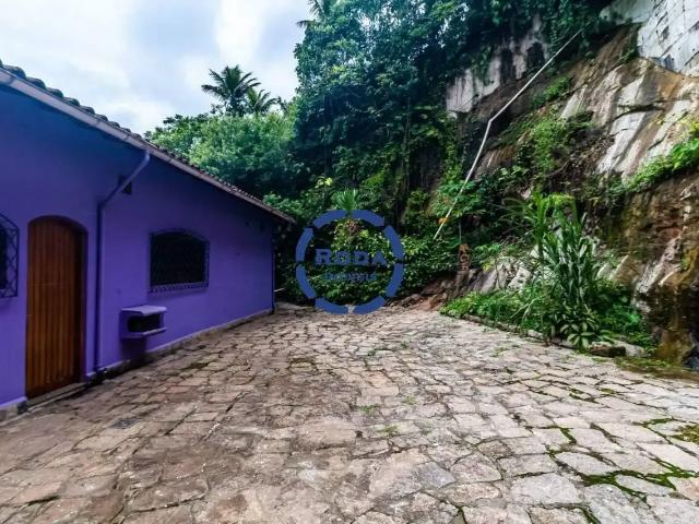 Casa / Sobrado para Locação em Santos/SP Marapé 6 Quartos