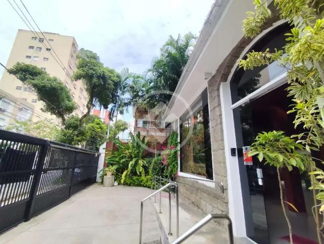 Casa / Sobrado para Locação em Santos/SP Pompéia 4 Quartos