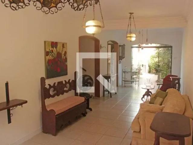 Casa / Sobrado para Locação em Santos/SP Ponta da Praia 3 Quartos