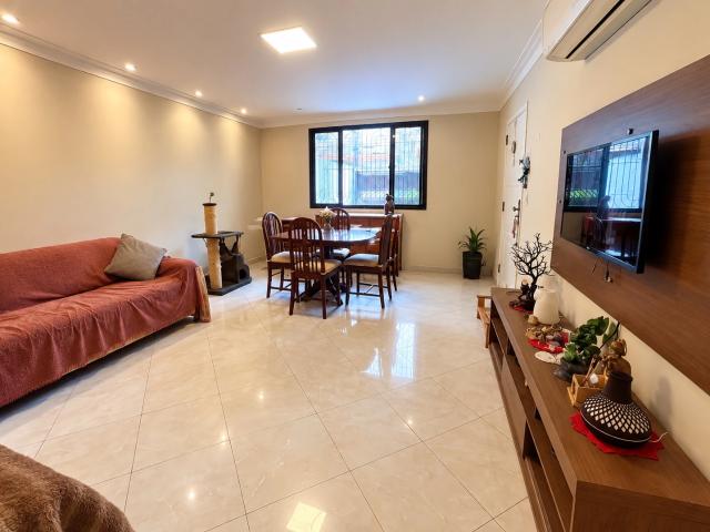 Casa / Sobrado para Locação em Santos/SP Ponta da Praia 3 Quartos