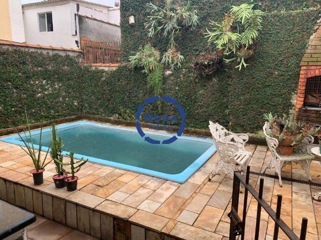 Casa / Sobrado para Locação em Santos/SP Ponta da Praia 3 Quartos