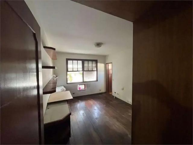 Casa / Sobrado para Locação em Santos/SP Ponta da Praia 5 Quartos
