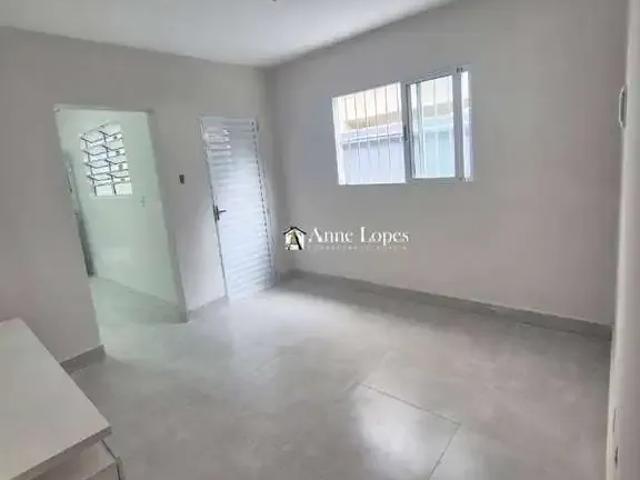 Casa / Sobrado para Locação em Santos/SP Vila Belmiro 2 Quartos