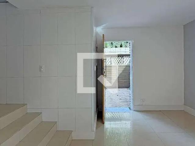 Casa / Sobrado para Locação em Santos/SP Vila Mathias 3 Quartos