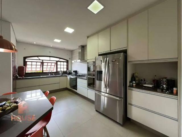 Casa / Sobrado para Locação em Santa Isabel/SP Parque Santa Teresa 3 Quartos