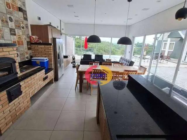 Casa / Sobrado para Locação em Santa Isabel/SP Parque Santa Teresa 3 Quartos