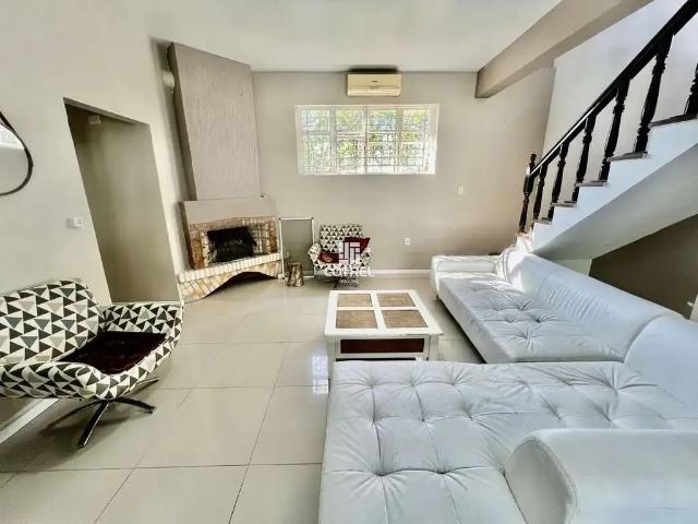 Casa / Sobrado para Locação em Santa Maria/RS Camobi 5 Quartos