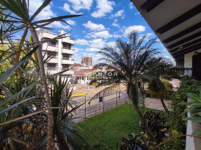 Casa / Sobrado para Locação em Santa Maria/RS Nossa Senhora de Lourdes 6 Quartos