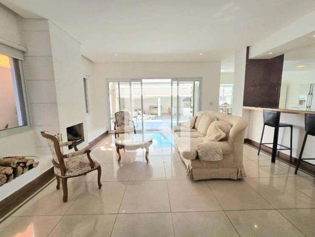 Casa / Sobrado para Locação em Santana de Parnaíba/SP Alphaville 3 Quartos