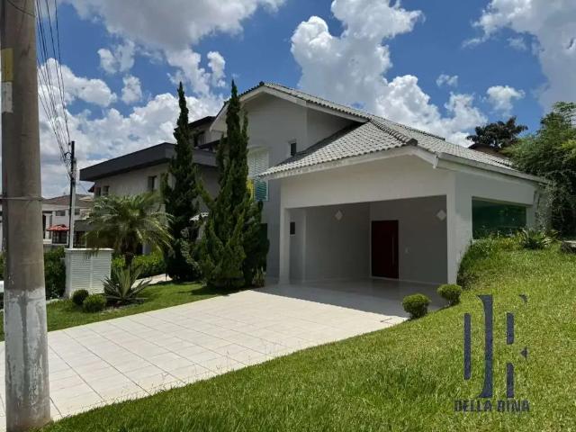 Casa / Sobrado para Locação em Santana de Parnaíba/SP Alphaville 3 Quartos