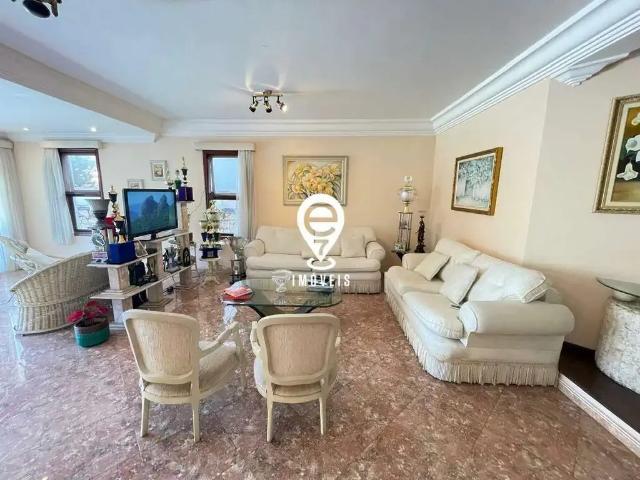 Casa / Sobrado para Locação em Santana de Parnaíba/SP Alphaville 4 Quartos