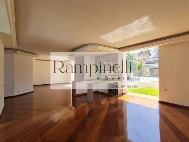 Casa / Sobrado para Locação em Santana de Parnaíba/SP Alphaville 4 Quartos