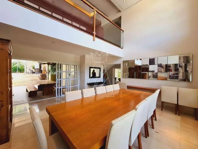 Casa / Sobrado para Locação em Santana de Parnaíba/SP Alphaville 4 Quartos