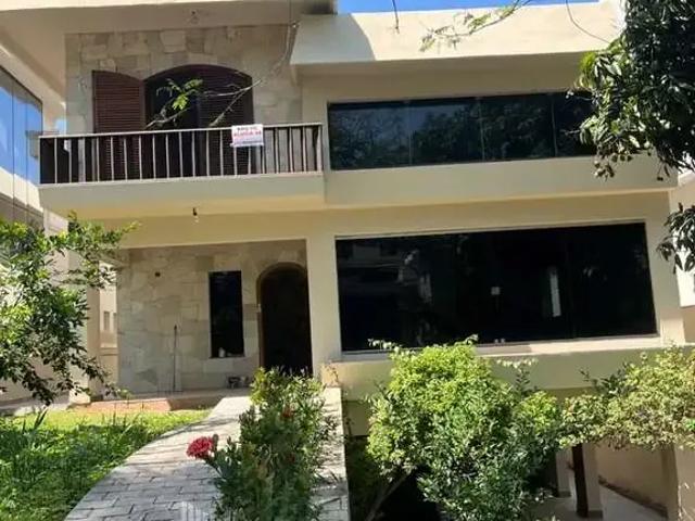 Casa / Sobrado para Locação em Santana de Parnaíba/SP Alphaville 4 Quartos