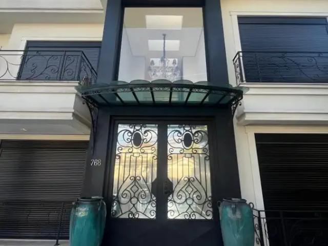 Casa / Sobrado para Locação em Santana de Parnaíba/SP Alphaville 4 Quartos