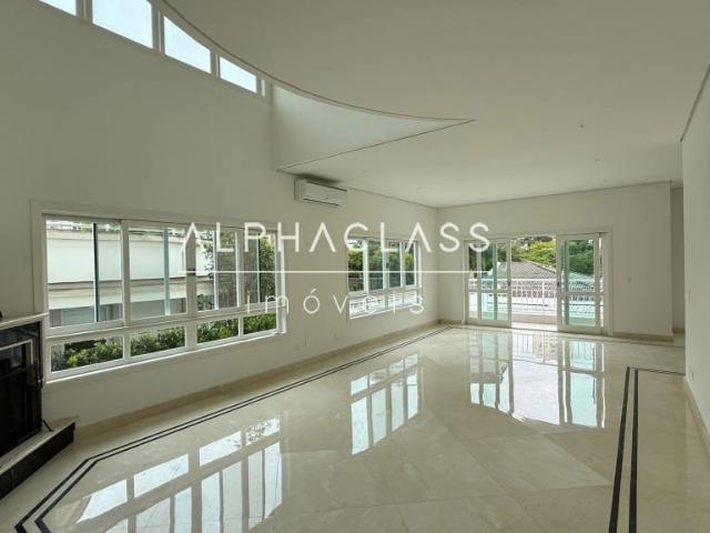 Casa / Sobrado para Locação em Santana de Parnaíba/SP Alphaville 4 Quartos