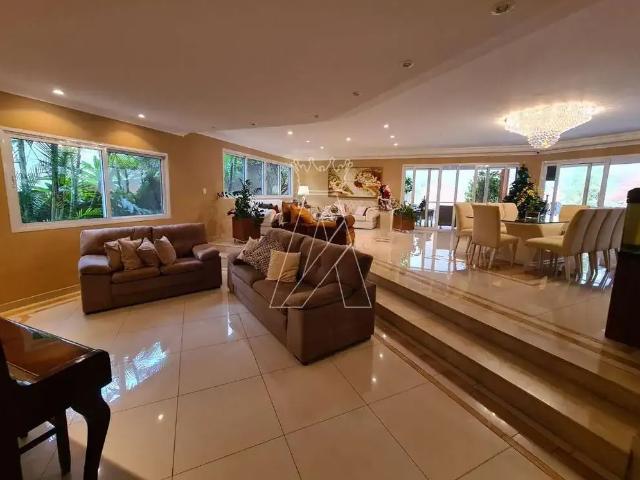 Casa / Sobrado para Locação em Santana de Parnaíba/SP Alphaville Residencial 10 5 Quartos