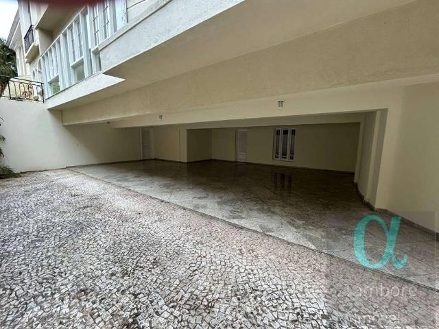 Casa / Sobrado para Locação em Santana de Parnaíba/SP Tamboré 4 Quartos