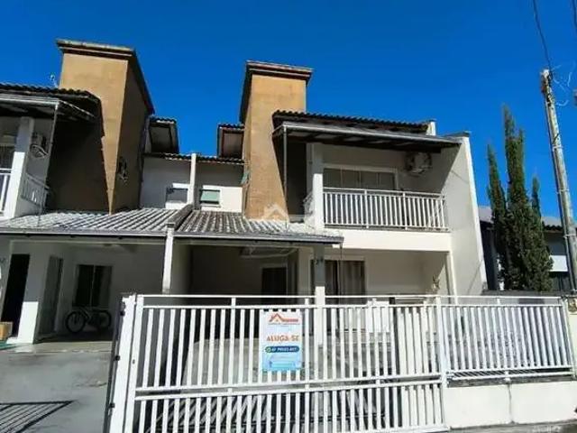 Casa / Sobrado para Locação em Schroeder/SC Centro Norte 3 Quartos