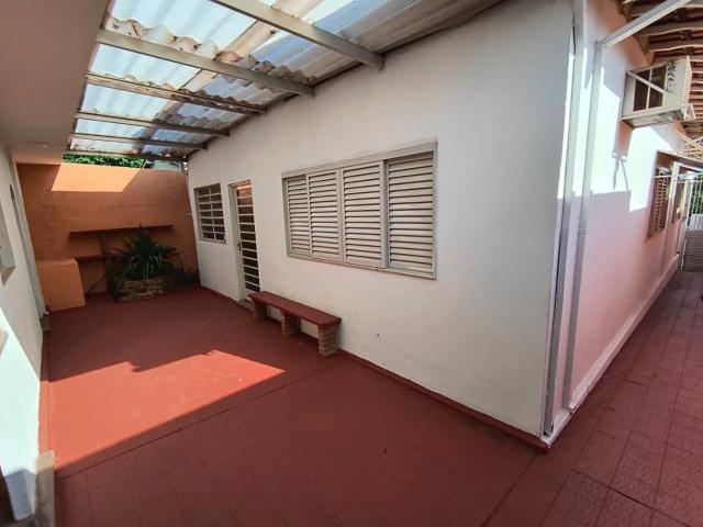 Casa / Sobrado para Locação em Sertãozinho/SP Centro 3 Quartos