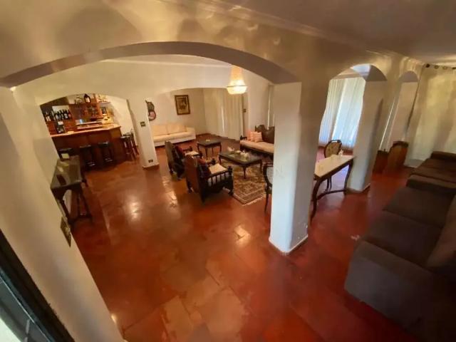Casa / Sobrado para Locação em Sertãozinho/SP Centro 5 Quartos