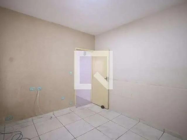 Casa / Sobrado para Locação em Suzano/SP Jardim Lincoln 2 Quartos