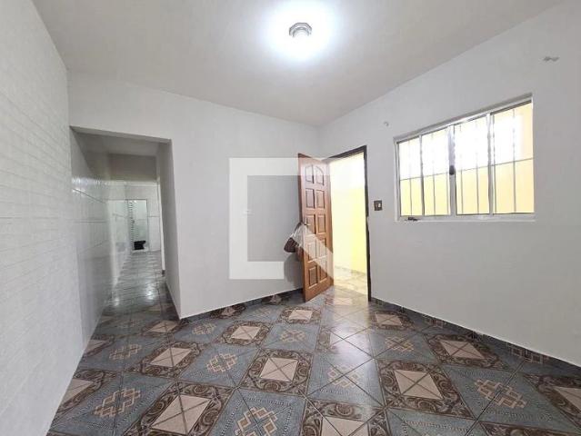 Casa / Sobrado para Locação em Suzano/SP Vila Maluf 4 Quartos