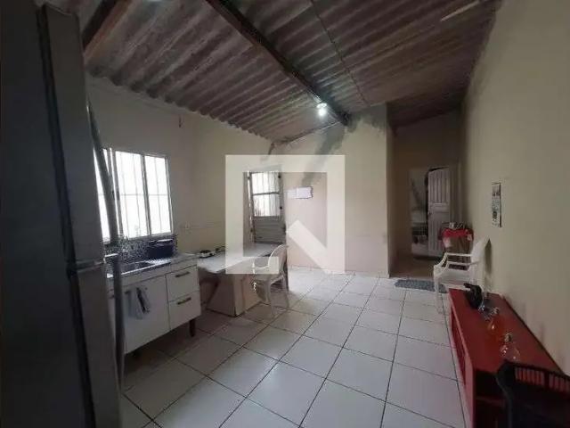 Casa / Sobrado para Locação em Suzano/SP Vila Maluf 2 Quartos
