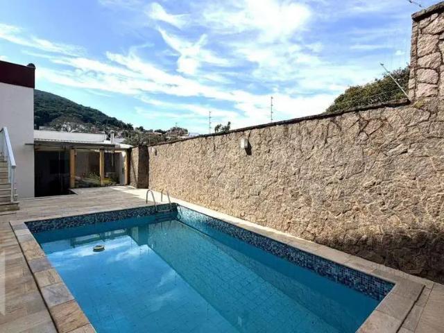 Casa / Sobrado para Locação em Poços de Caldas/MG Jardim dos Estados 4 Quartos