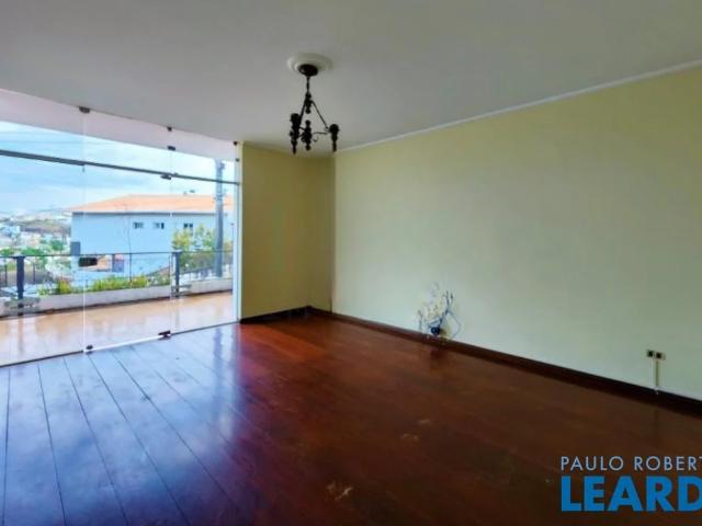 Casa / Sobrado para Locação em Poços de Caldas/MG Jardim dos Estados 4 Quartos