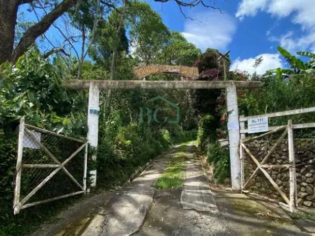 Casa / Sobrado para Locação em Poços de Caldas/MG Jardim dos Estados 8 Quartos