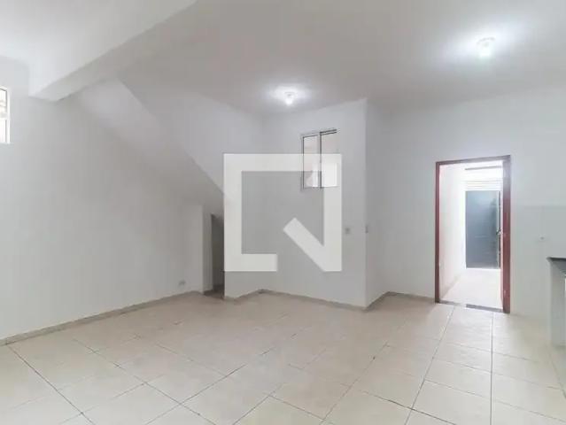 Casa / Sobrado para Locação em Poá/SP Vila Áurea 1 Quartos