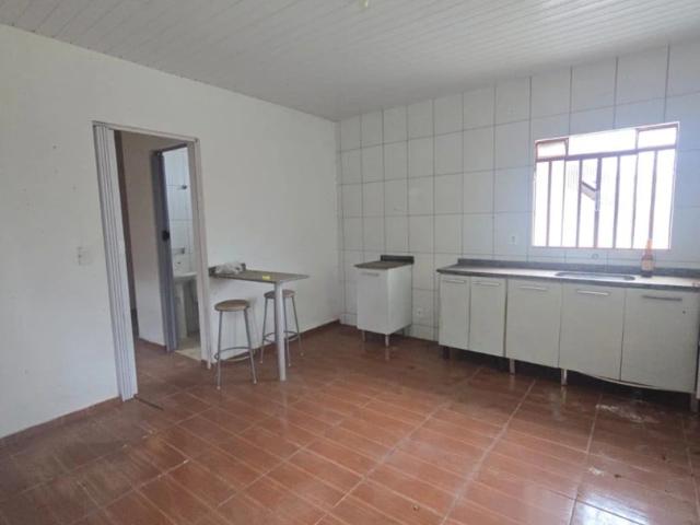 Casa / Sobrado para Locação em Ponta Grossa/PR Centro 1 Quartos