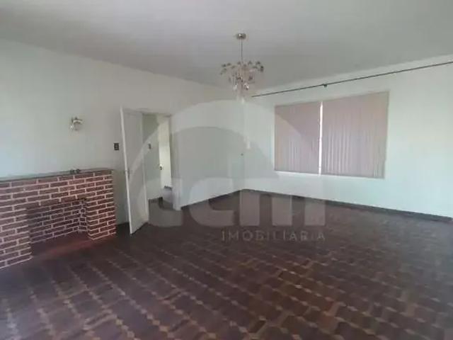 Casa / Sobrado para Locação em Ponta Grossa/PR Centro 4 Quartos