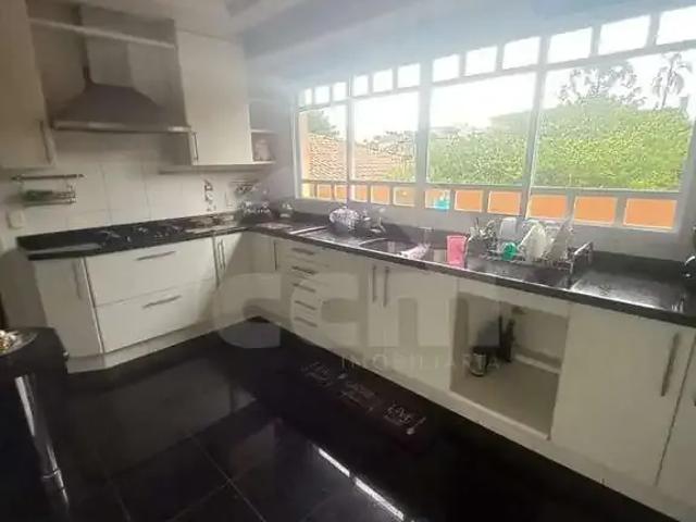 Casa / Sobrado para Locação em Ponta Grossa/PR Centro 4 Quartos