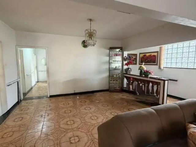 Casa / Sobrado para Locação em Ponta Grossa/PR Centro 7 Quartos