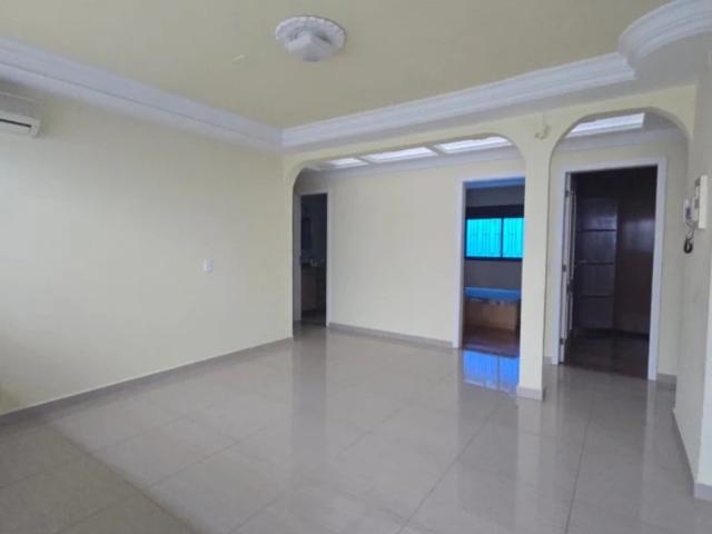 Casa / Sobrado para Locação em Ponta Grossa/PR Estrela 4 Quartos