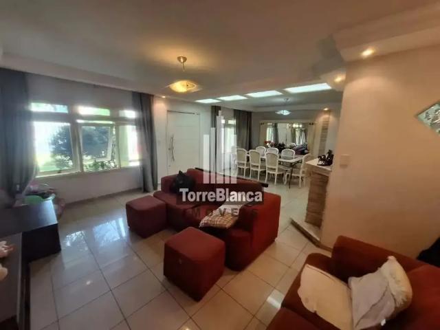 Casa / Sobrado para Locação em Ponta Grossa/PR Estrela 4 Quartos
