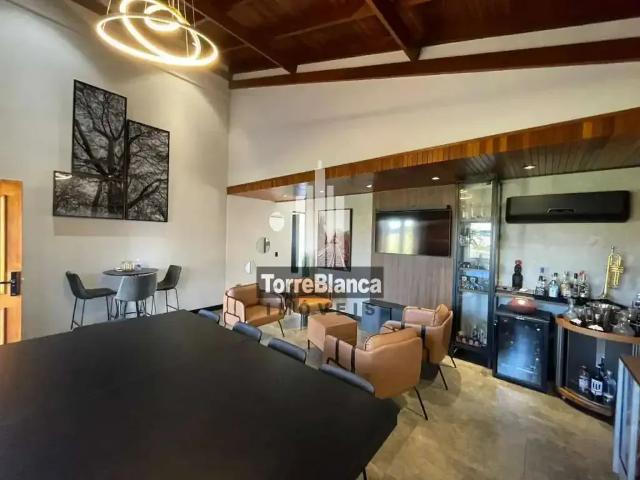 Casa / Sobrado para Locação em Ponta Grossa/PR Jardim Carvalho 4 Quartos