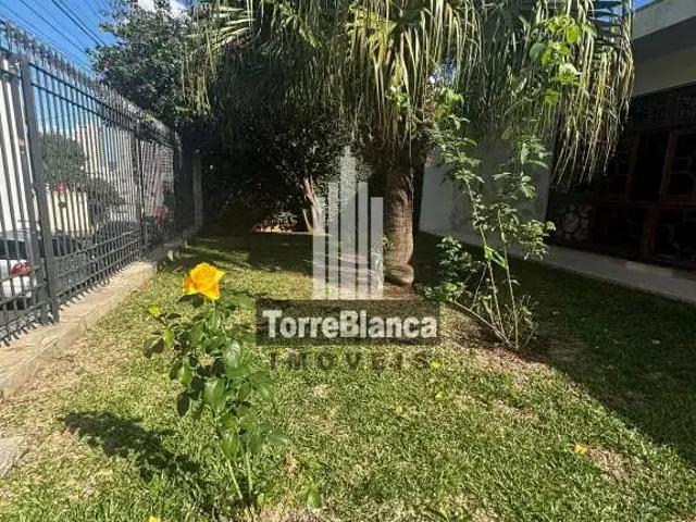 Casa / Sobrado para Locação em Ponta Grossa/PR Jardim Carvalho 5 Quartos