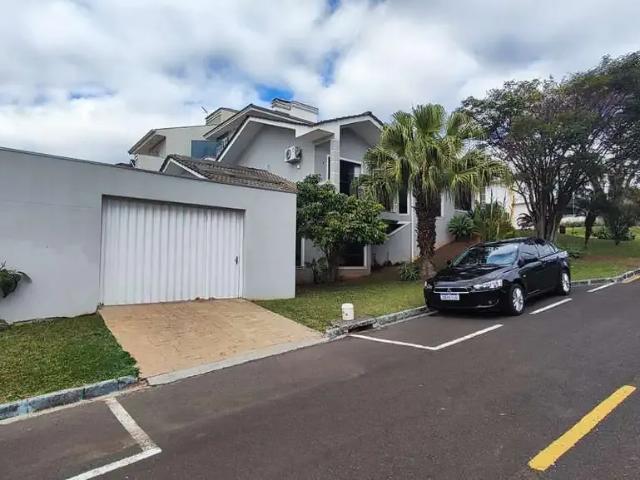 Casa / Sobrado para Locação em Ponta Grossa/PR Oficinas 3 Quartos