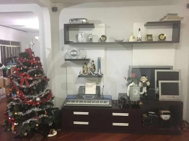 Casa / Sobrado para Locação em Ponta Grossa/PR Oficinas 3 Quartos