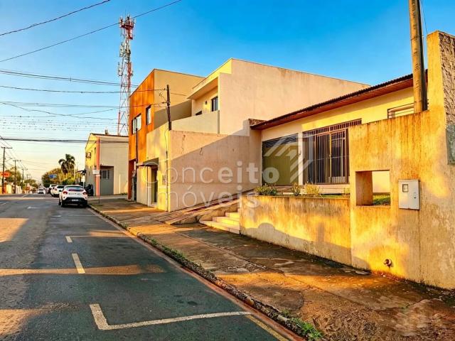 Casa / Sobrado para Locação em Ponta Grossa/PR Oficinas 3 Quartos