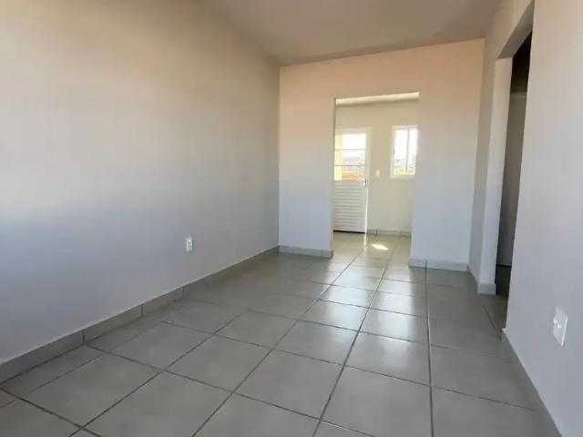 Casa / Sobrado para Locação em Ponta Grossa/PR Neves 2 Quartos
