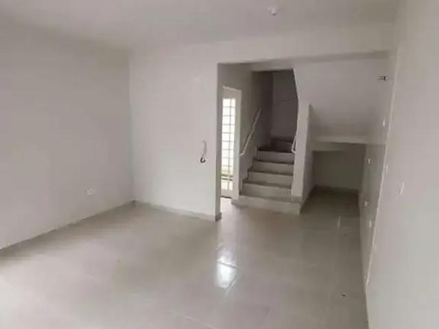 Casa / Sobrado para Locação em Ponta Grossa/PR Uvaranas 2 Quartos