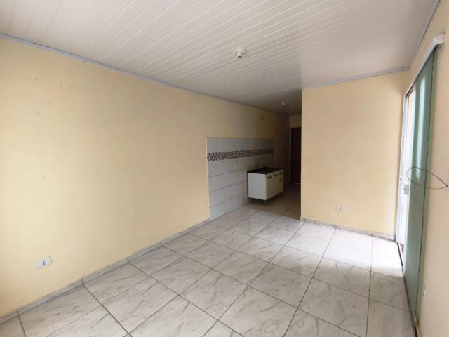 Casa / Sobrado para Locação em Ponta Grossa/PR Uvaranas 2 Quartos